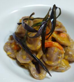 Orecchiette al cavolo viola con verdure