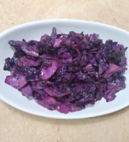 Cavolo cappuccio viola in agrodolce