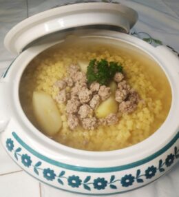 Polpettine e pastina in brodo