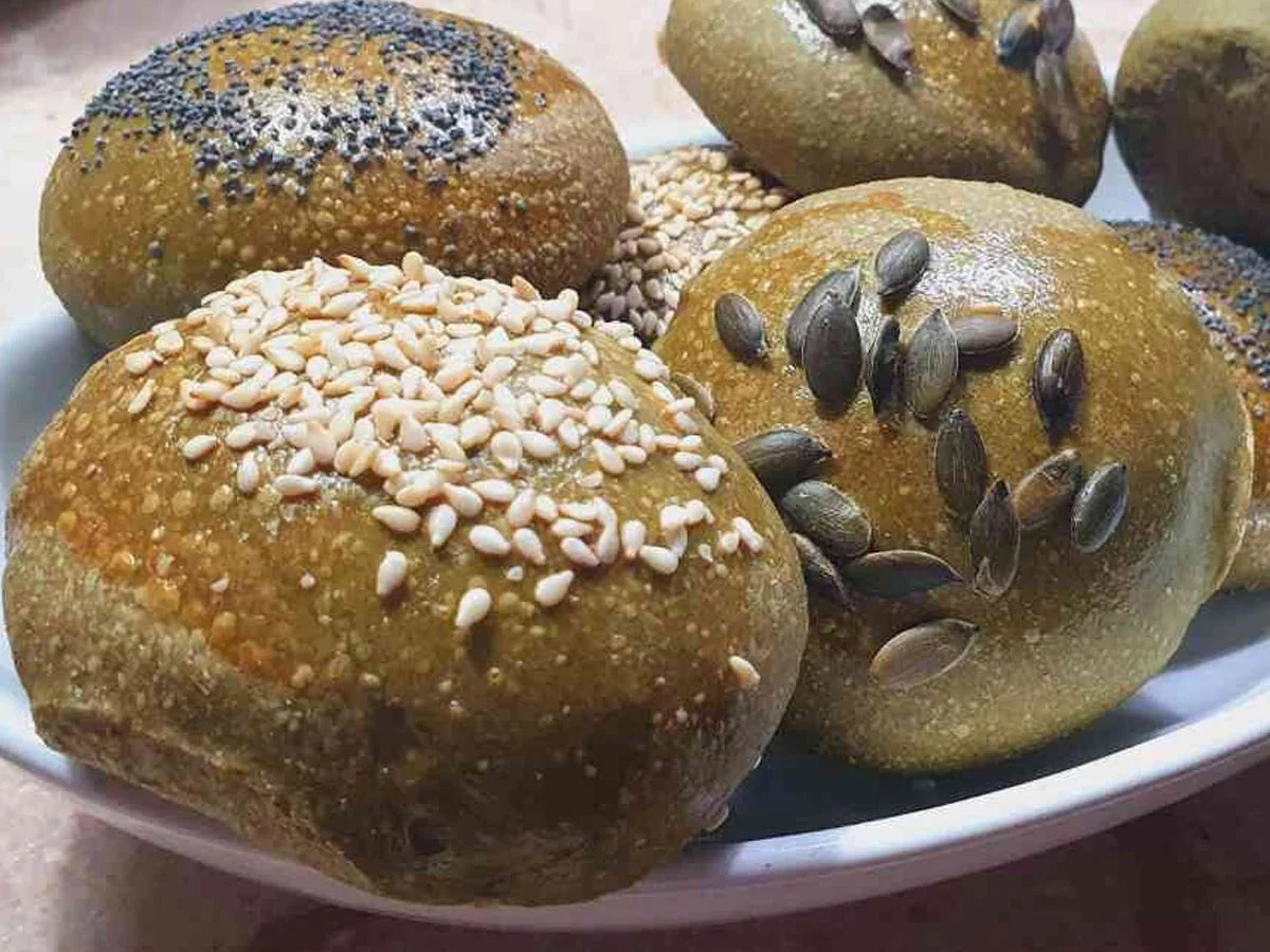 Burger buns agli spinaci